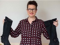 Blusenkleid mit Strumpfhose und Stiefeln – warum ich keine Strumpfhosen mag